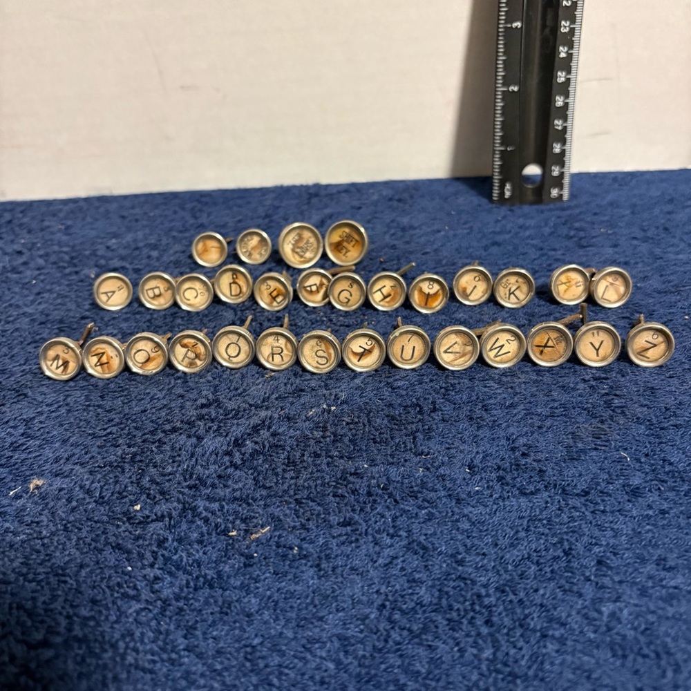31 Vtg Underwood Typewriter Keys w/ Chrome Ring Glass Top Jewelry Crafts Upcycle